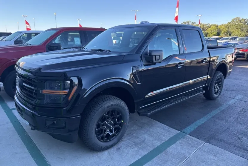 2025 Ford F-150 XLT photo 1