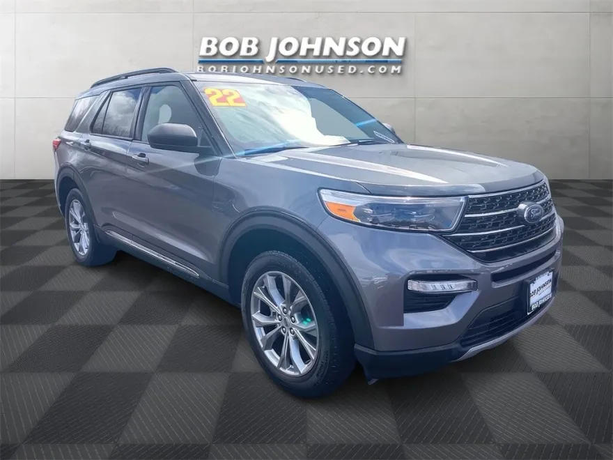 2022 Ford Explorer XLT photo 1