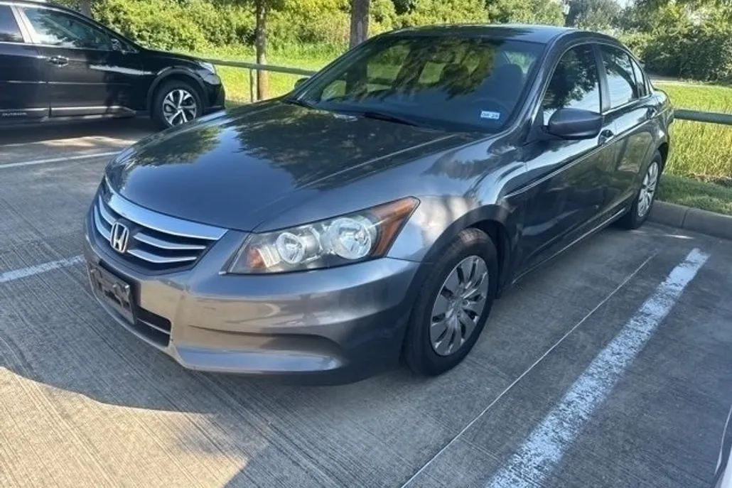 2011 Honda Accord LX photo 1