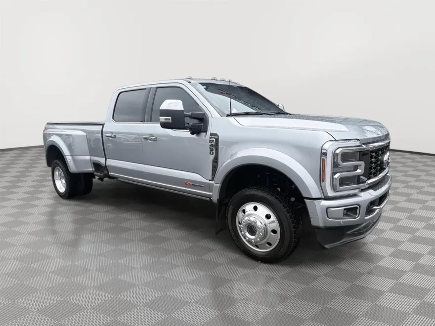 2024 Ford F-450 Platinum photo 1