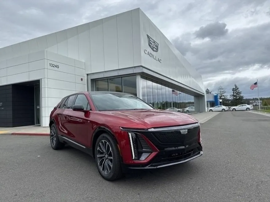 2025 Cadillac Lyriq Sport photo 1