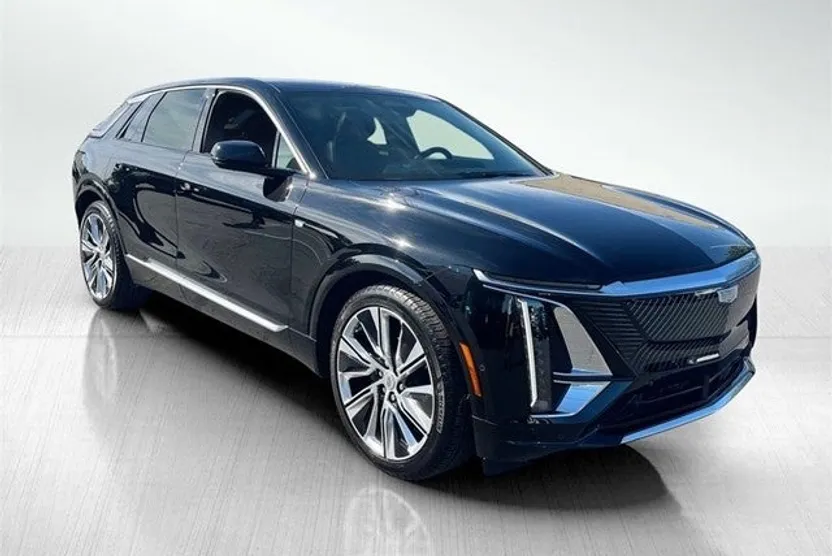 2024 Cadillac Lyriq Luxury photo 1
