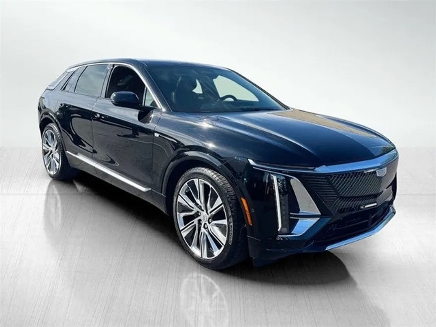 2024 Cadillac Lyriq Luxury photo 1