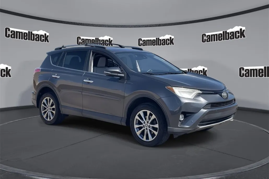 2017 Toyota RAV4 Limited photo 1
