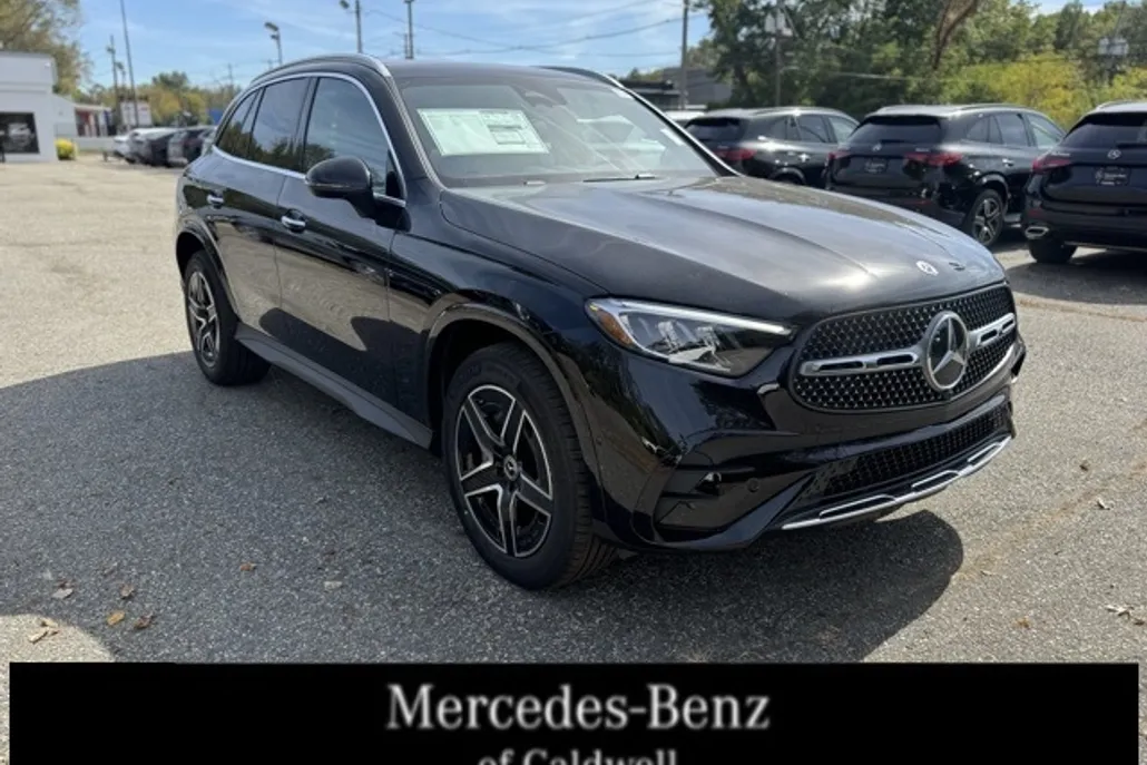 2026 Mercedes Benz GLC 300 4MATIC photo 1