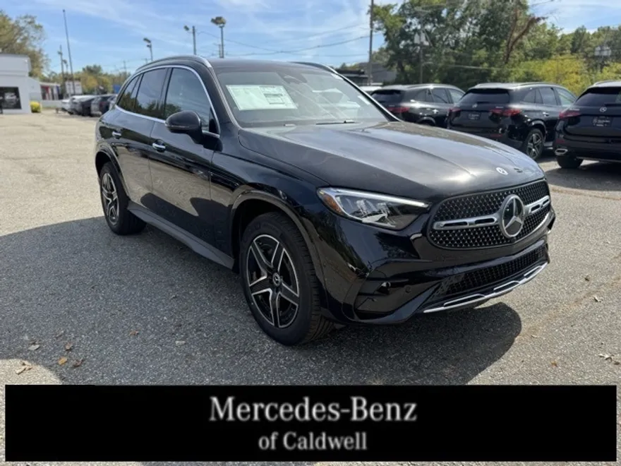 2026 Mercedes Benz GLC 300 4MATIC photo 1
