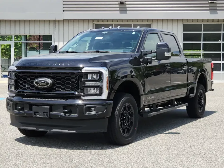 2025 Ford F-250 Lariat photo 1