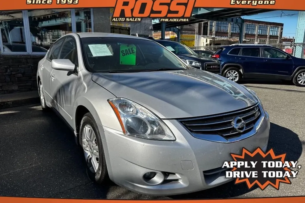 2012 Nissan Altima 2.5 S photo 1