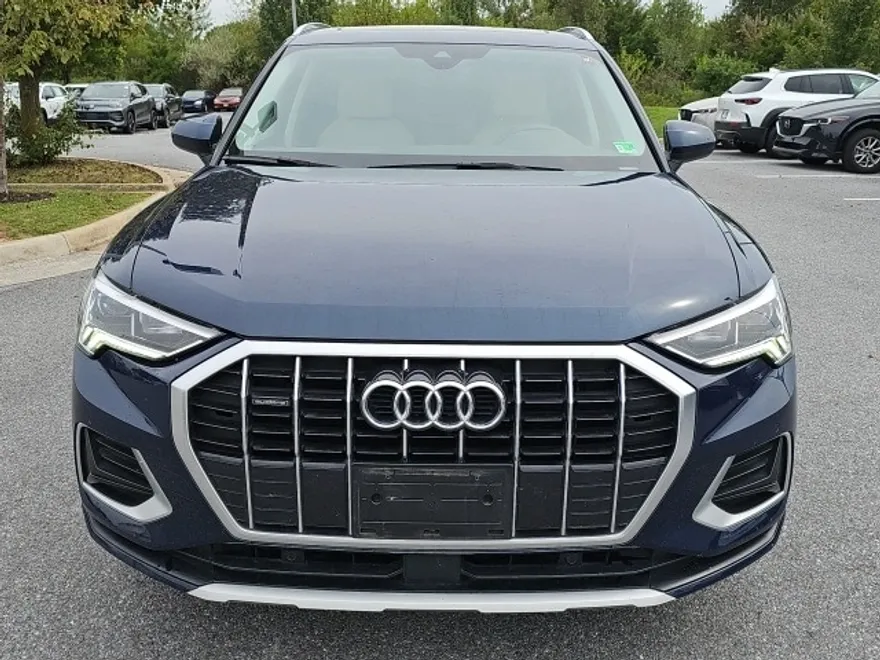 2020 Audi Q3 45 TFSI Premium photo 1