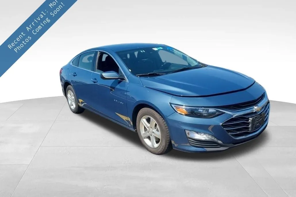 2024 Chevrolet Malibu 1LT photo 1
