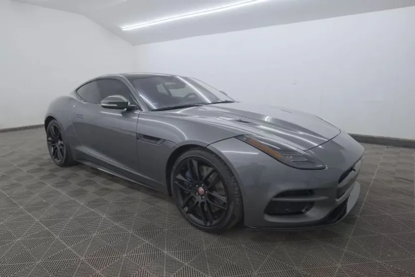 2018 Jaguar F-TYPE R photo 1
