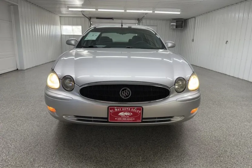 2005 Buick LaCrosse CX photo 1