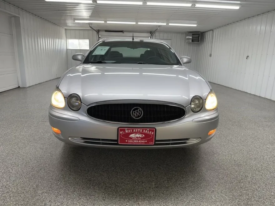 2005 Buick LaCrosse CX photo 1