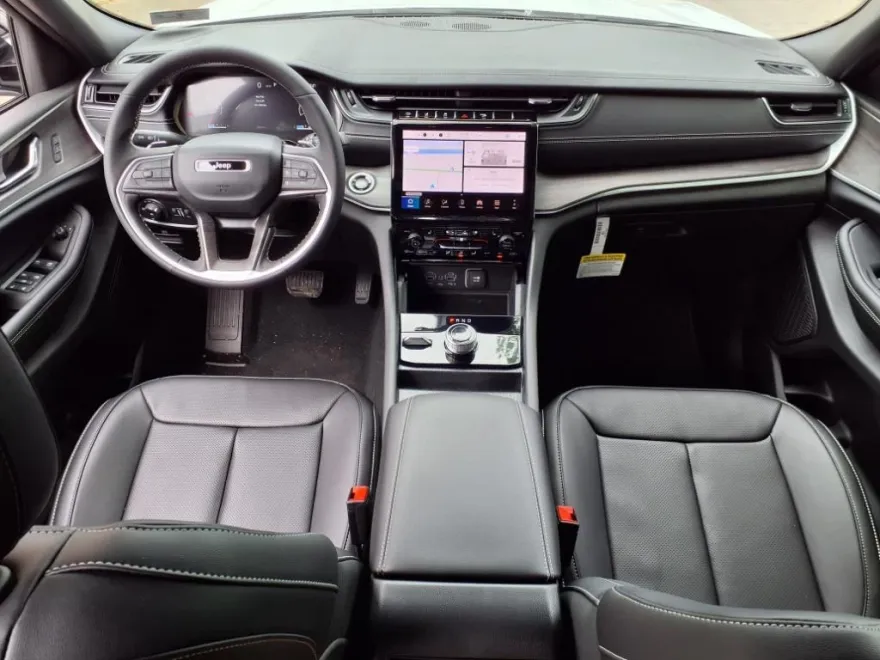 2025 Jeep Grand Cherokee Limited photo 1