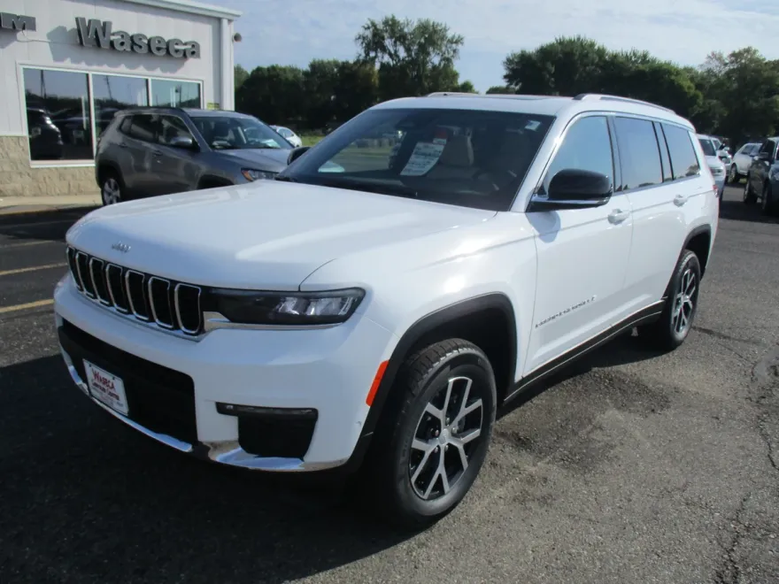 2025 Jeep Grand Cherokee Limited photo 1