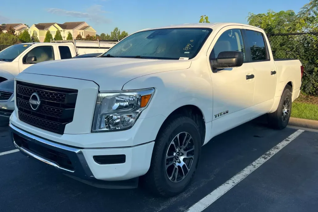 2023 Nissan Titan SV photo 1