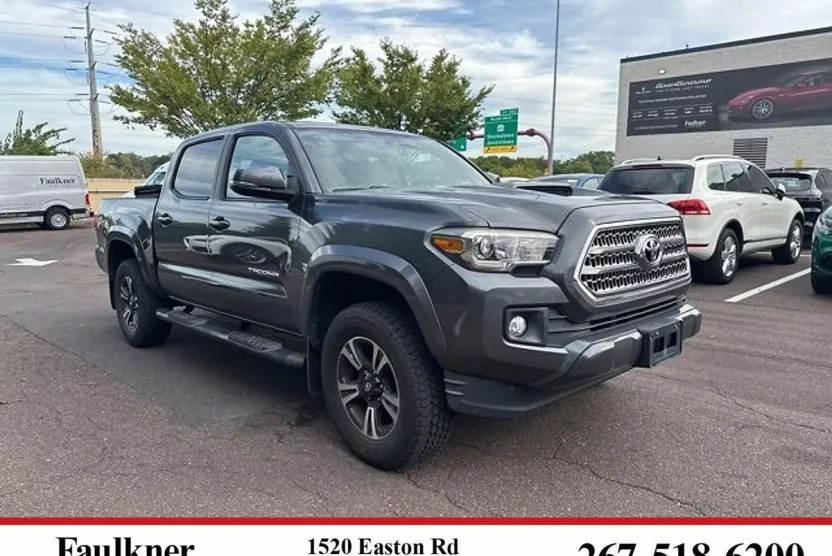 2016 Toyota Tacoma TRD Sport 4x4 photo 1