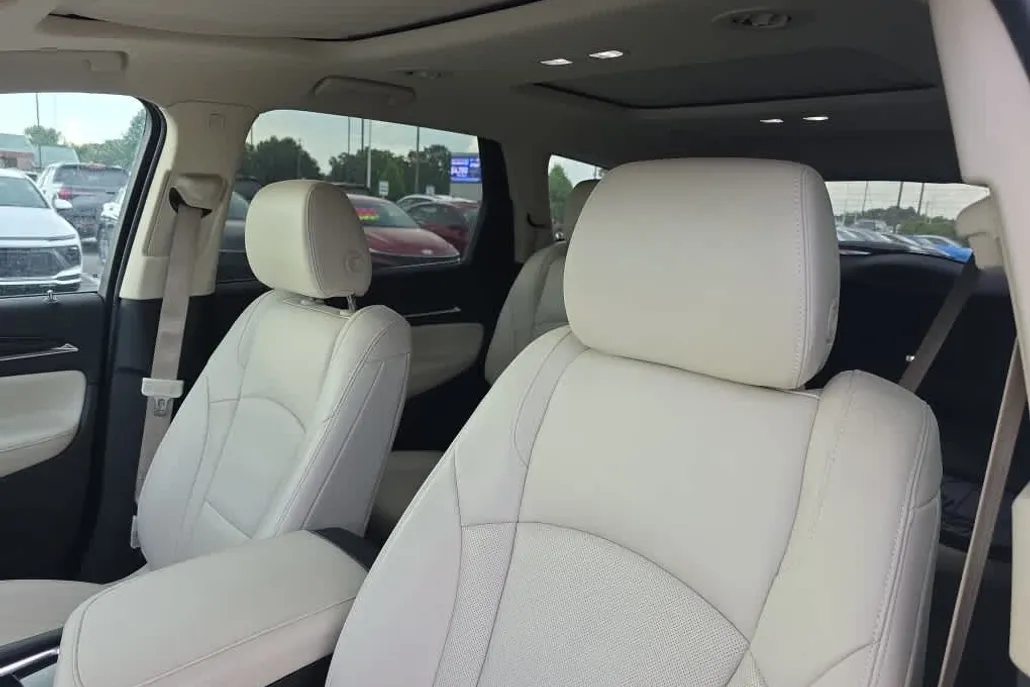 2022 Buick Enclave Premium photo 1