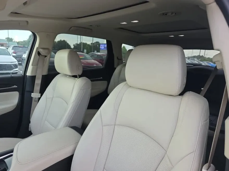 2022 Buick Enclave Premium photo 1