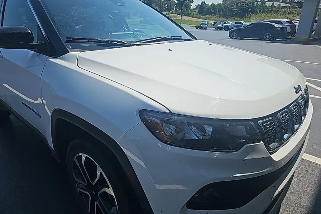 2024 Jeep Compass Limited photo 1