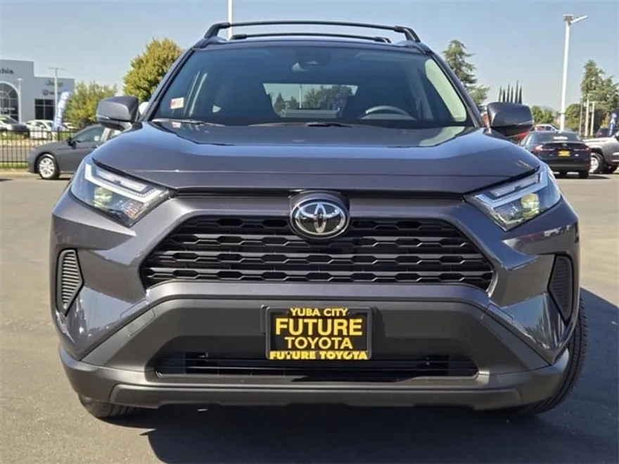 2025 Toyota RAV4 XLE photo 1