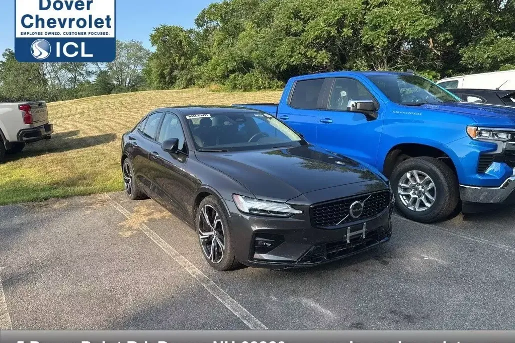 2025 Volvo S60 B5 Core photo 1