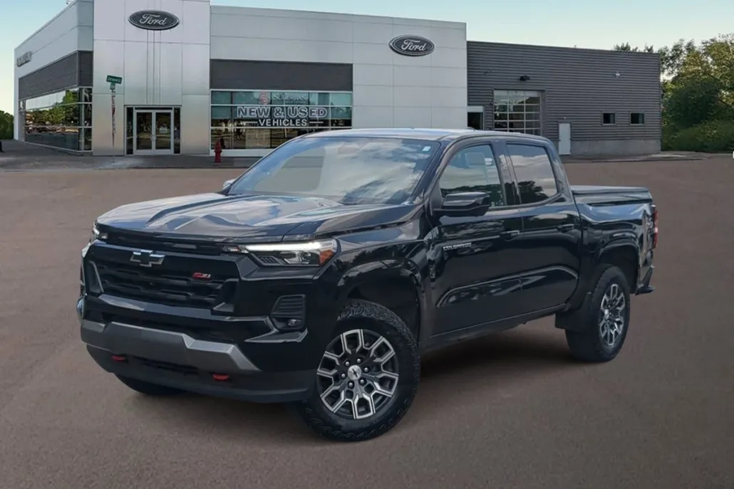 2023 Chevrolet Colorado Z71 photo 1