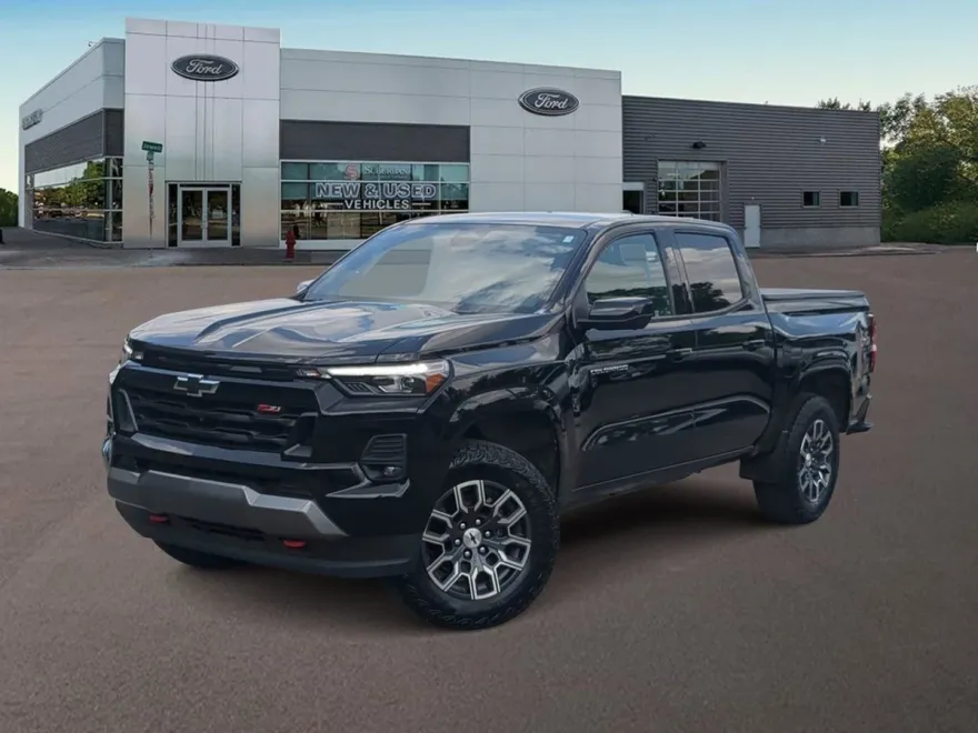 2023 Chevrolet Colorado Z71 photo 1