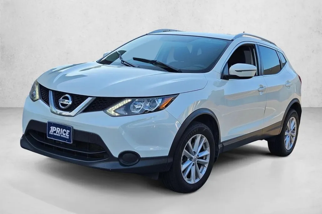 2017 Nissan Rogue Sport SV photo 1