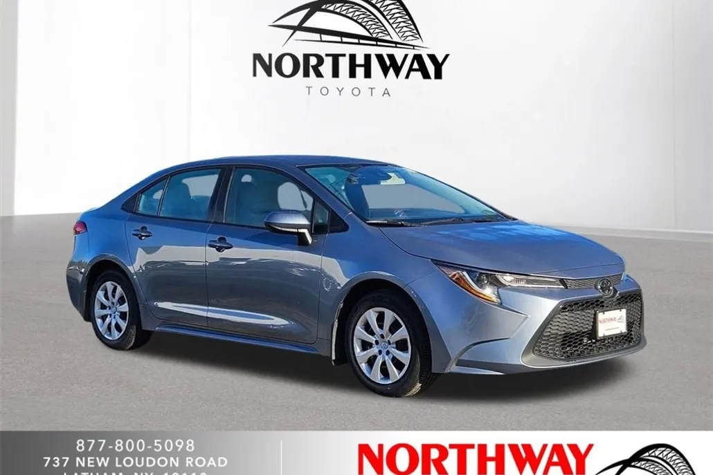 2022 Toyota Corolla LE photo 1