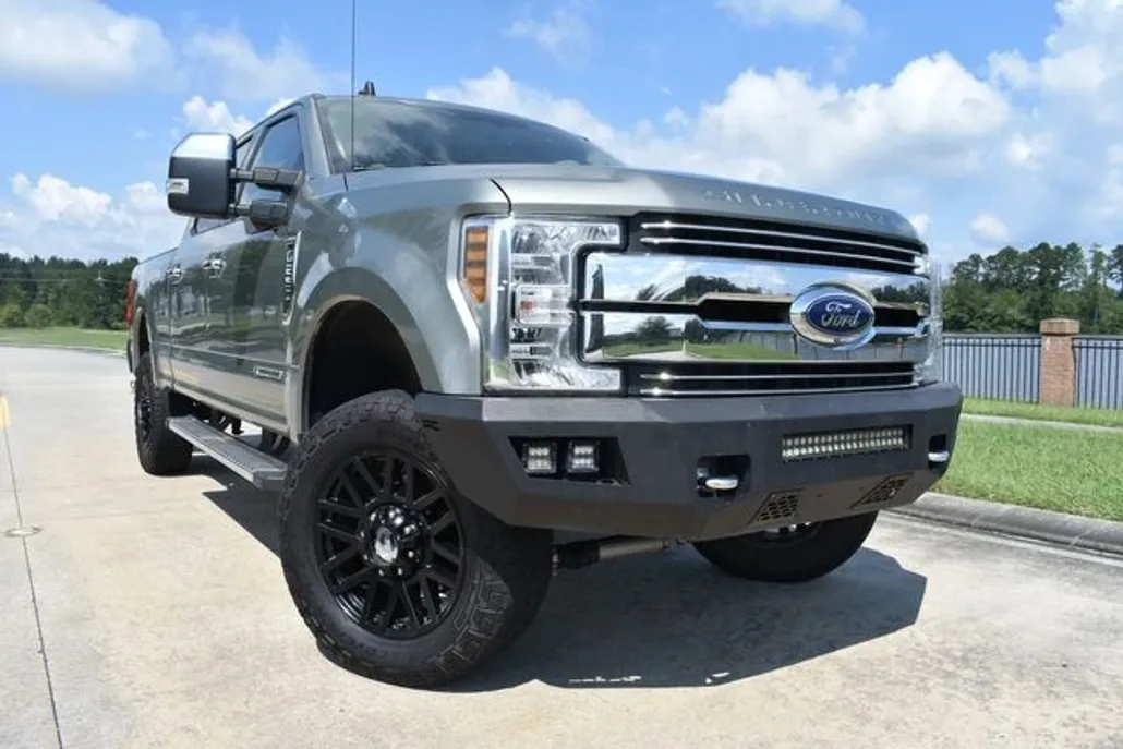 2019 Ford F-250 Lariat photo 1