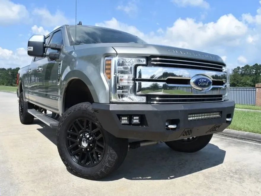 2019 Ford F-250 Lariat photo 1