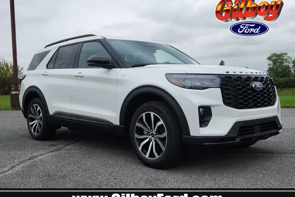 2025 Ford Explorer ST-Line photo 1