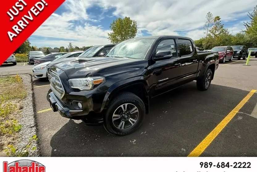 2016 Toyota Tacoma TRD Sport V6 photo 1