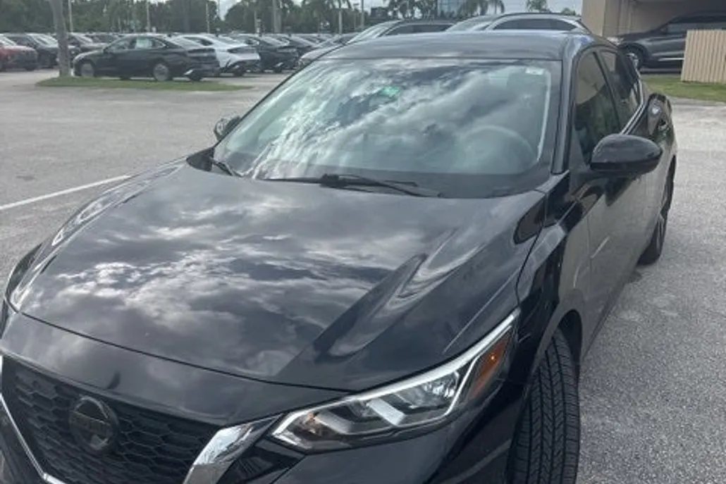 2021 Nissan Sentra SV photo 1