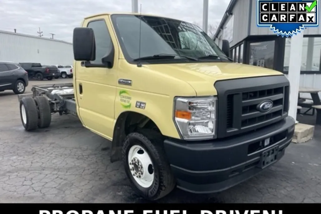2021 Ford E-450 photo 1