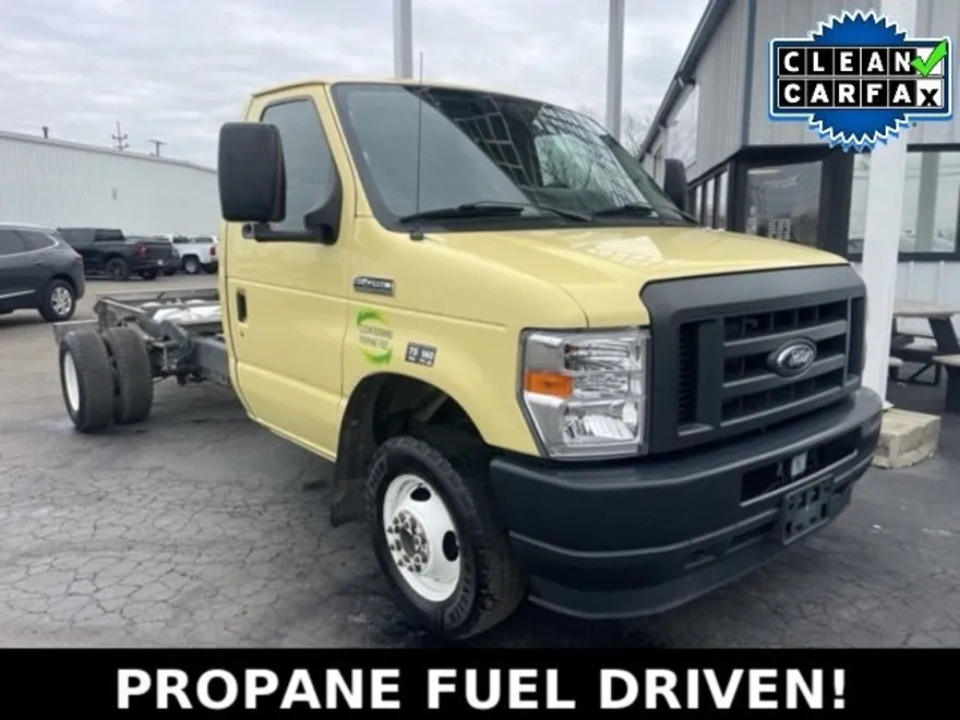 2021 Ford E-450 photo 1
