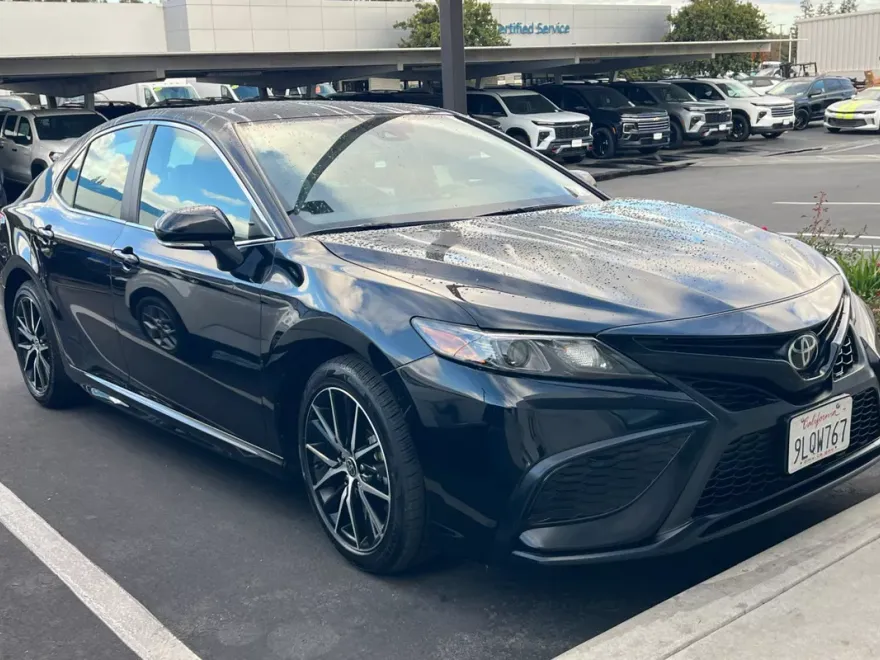 2024 Toyota Camry SE photo 1