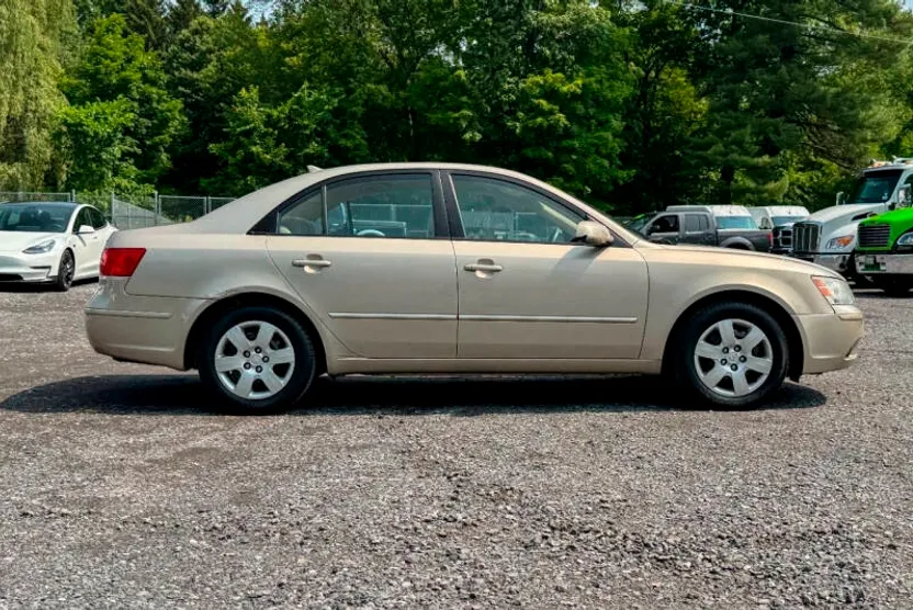 2009 Hyundai Sonata GLS photo 1
