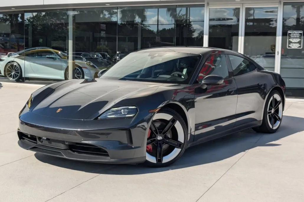 2025 Porsche Taycan 4S photo 1