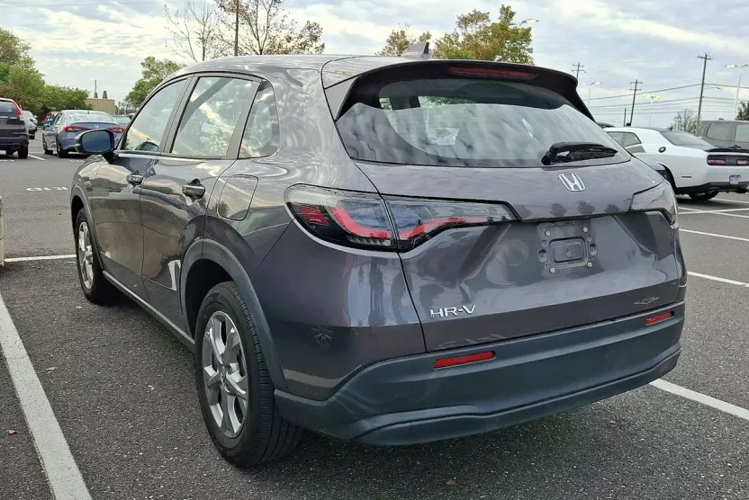 2023 Honda HR-V LX photo 1