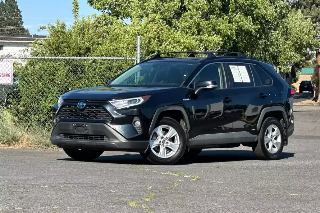 2019 Toyota RAV4 Hybrid XLE photo 1