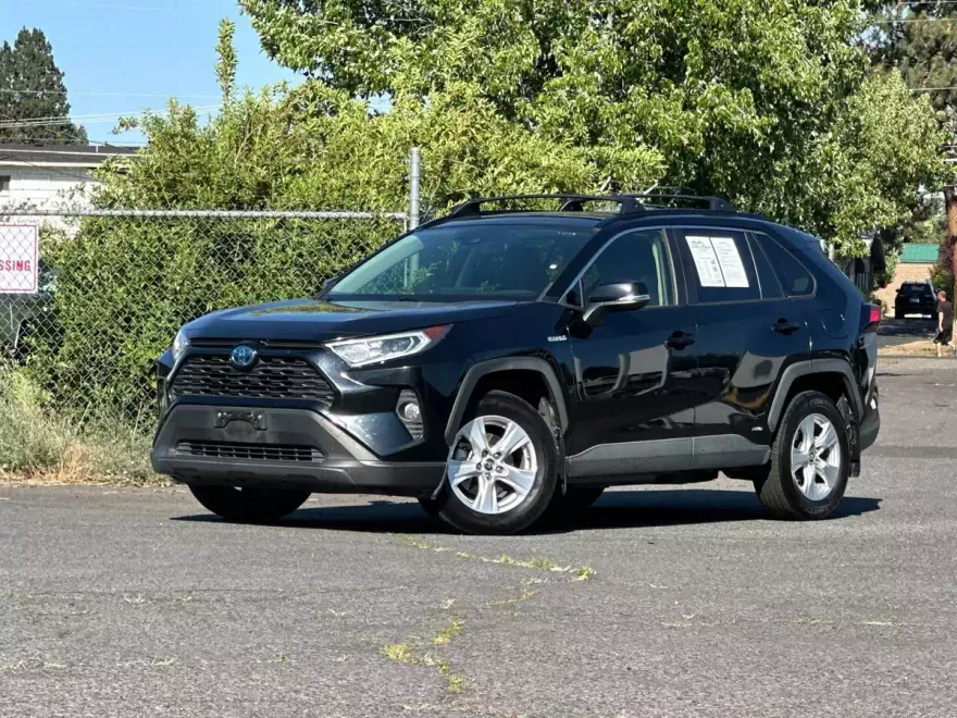 2019 Toyota RAV4 Hybrid XLE photo 1
