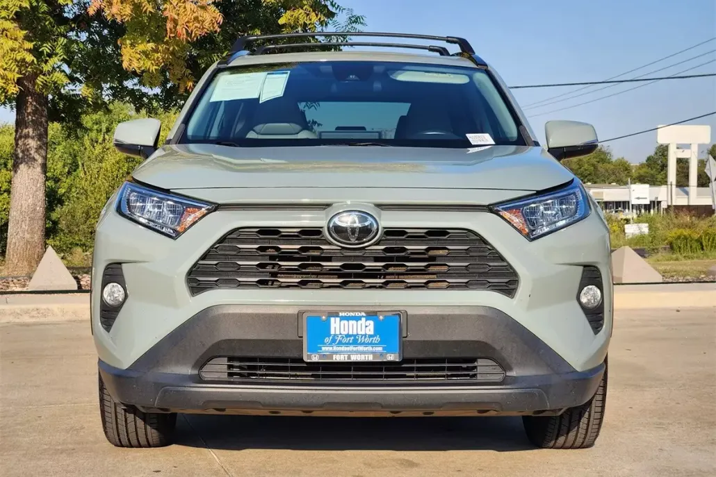 2021 Toyota RAV4 XLE Premium photo 1