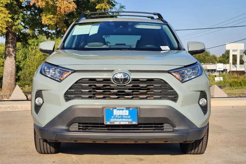 2021 Toyota RAV4 XLE Premium photo 1