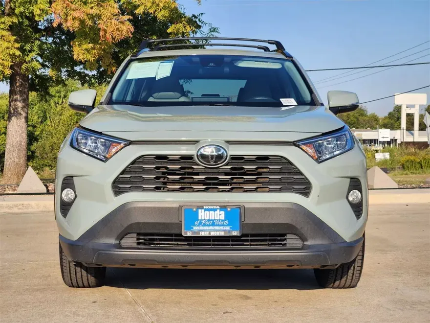 2021 Toyota RAV4 XLE Premium photo 1