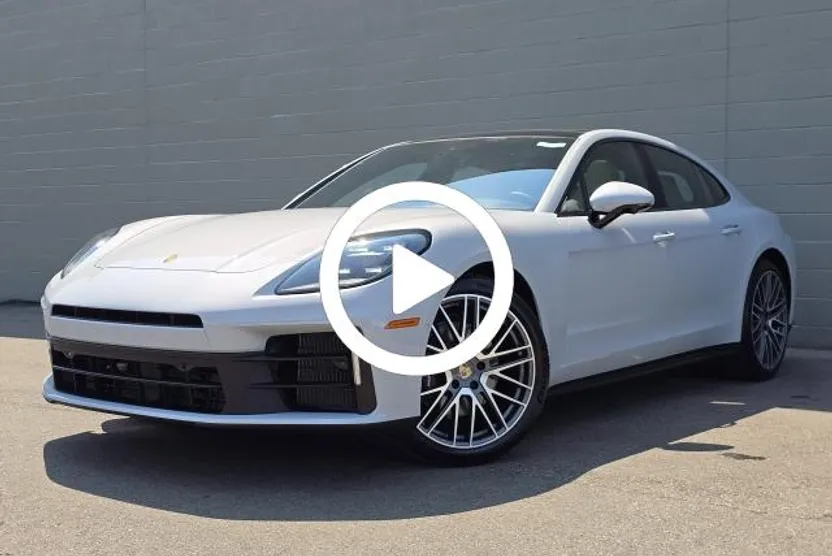 2025 Porsche Panamera 4 photo 1