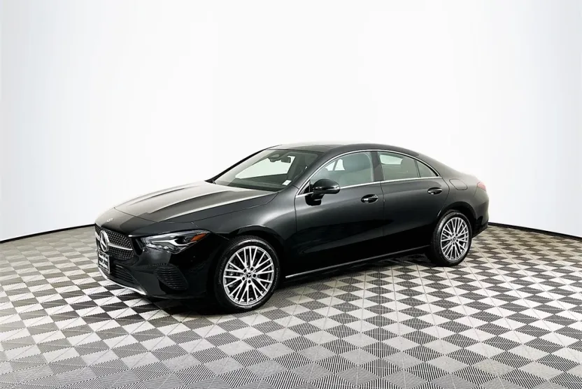 2025 Mercedes Benz CLA 250 4MATIC photo 1