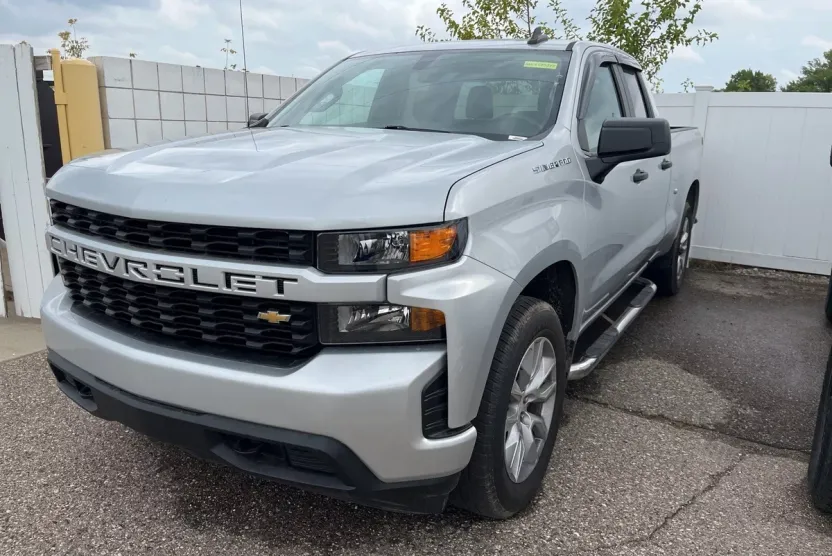 2020 Chevrolet Silverado 1500 Custom photo 1