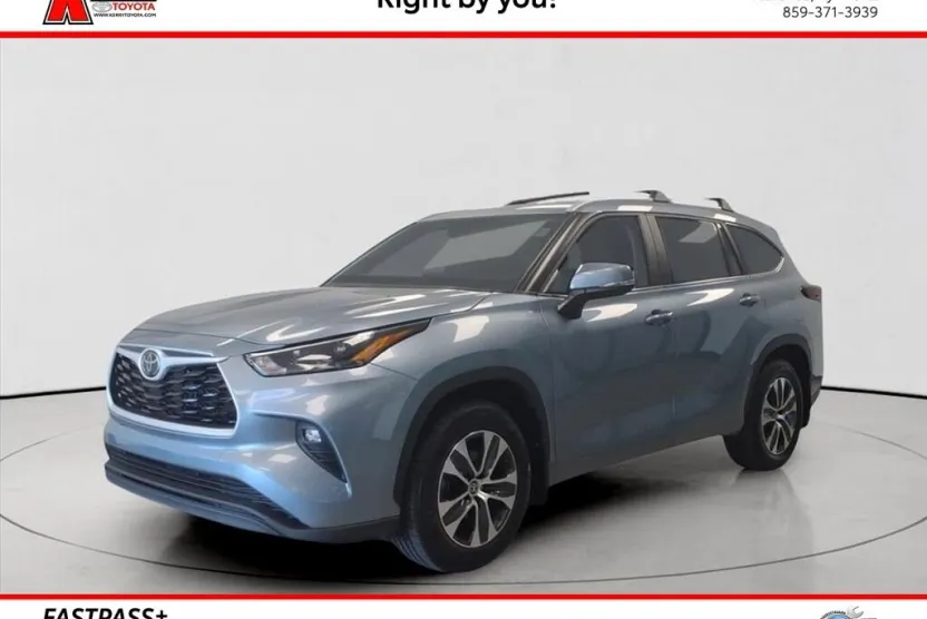 2024 Toyota Highlander XLE photo 1